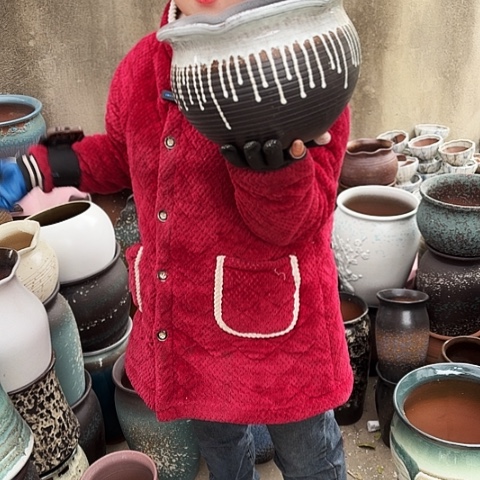 口25高18瑕疵盆子。  