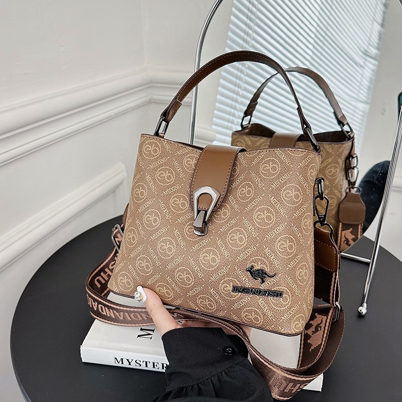 (亮牌灯点关注才可以拍)单肩斜跨手提包气质经典轻奢时尚