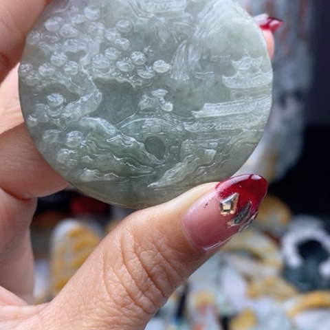 翡翠颈饰未镶嵌翡翠