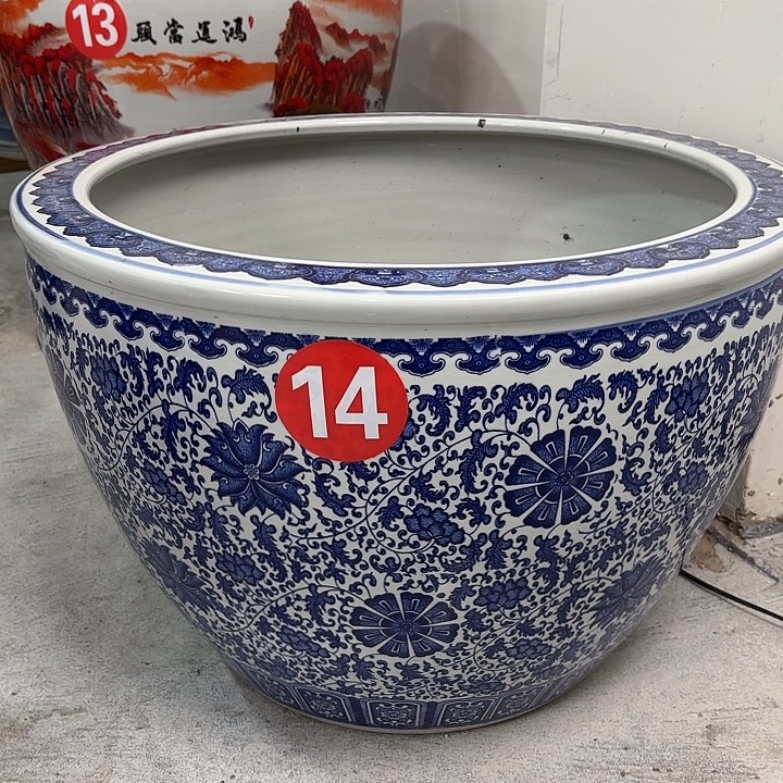 其他陶缠枝莲加底座