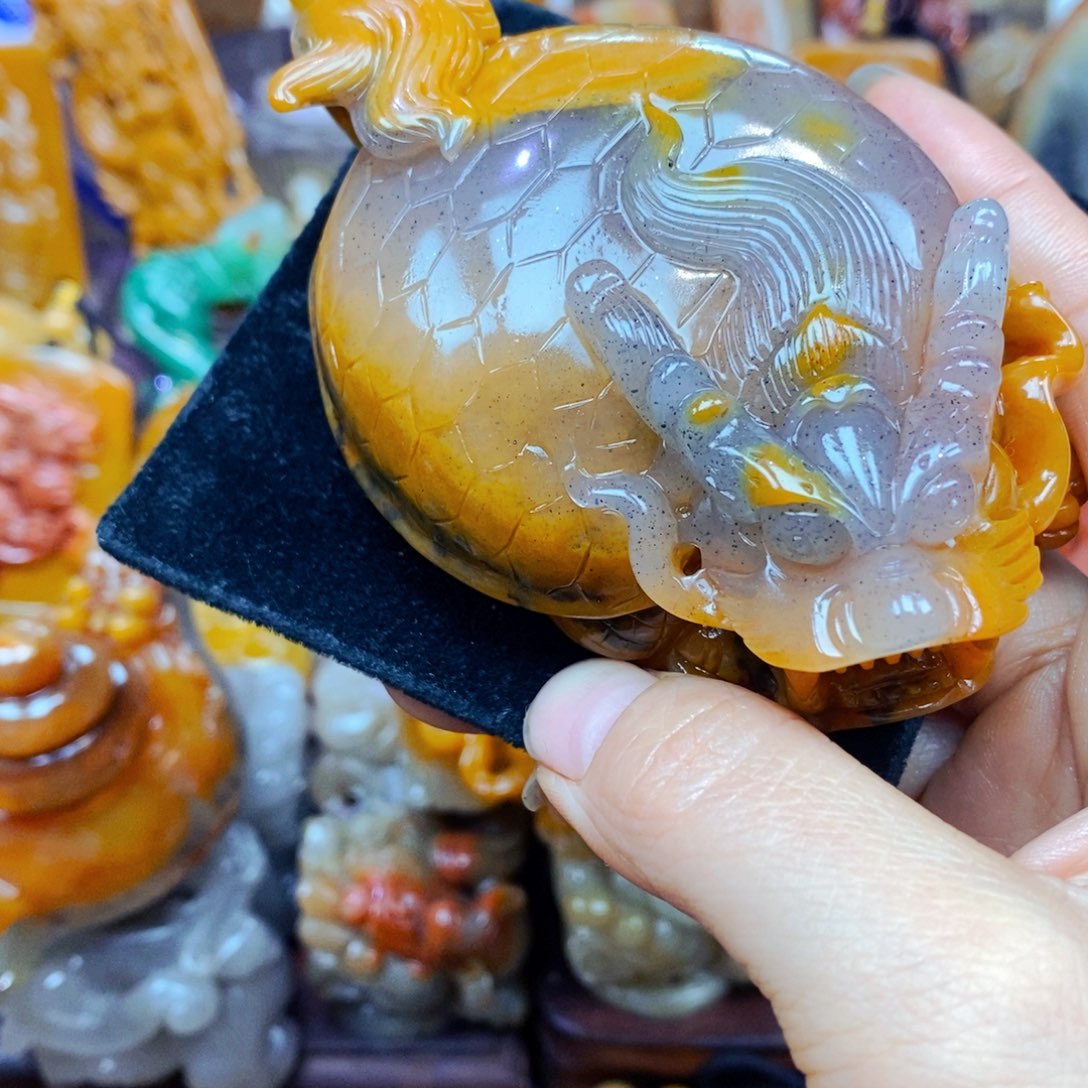 未镶嵌石英质玉（黄龙玉）毛衣链