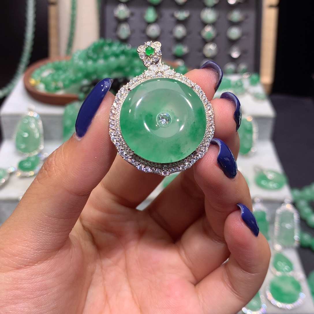 颈饰银S925镶嵌石英质玉（非洲翠）夭*灵