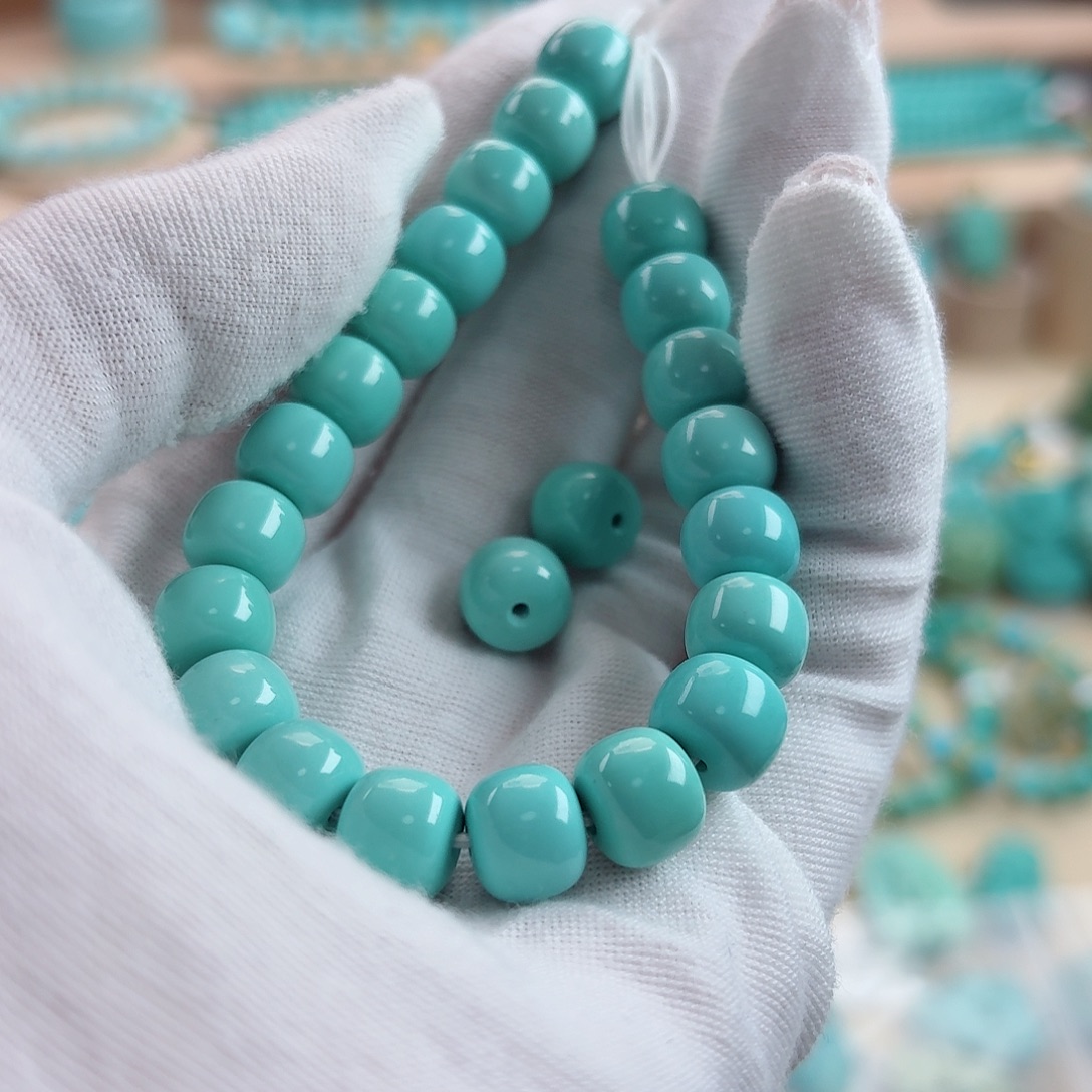 张***芃绿松石未镶嵌珠宝奇石