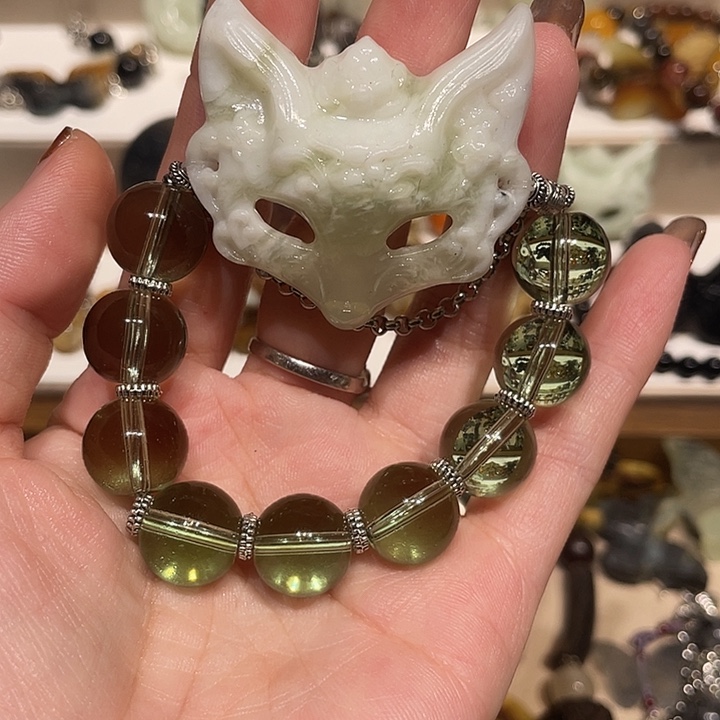 宴***秋蛇纹石玉合金颈饰