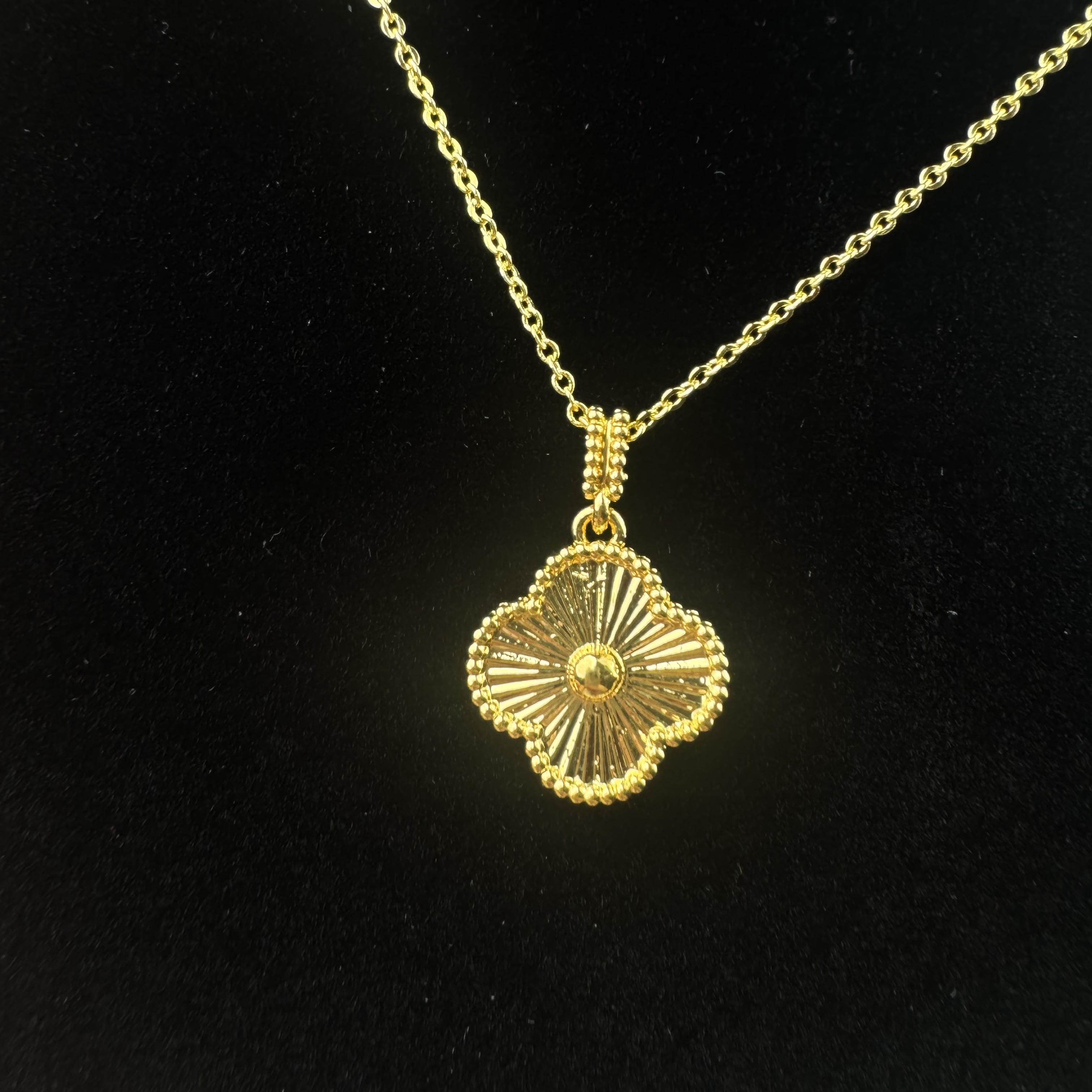 经典爆款 四叶草吊坠