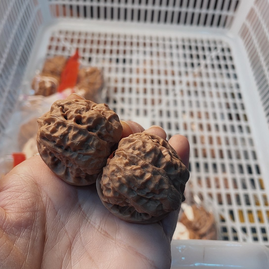 吊坠文玩核桃全品蛙66棱鸡一件