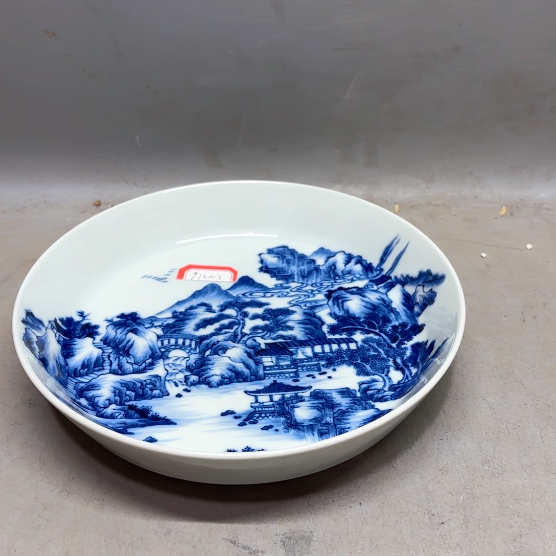 摆件行**前精品陶瓷工艺美术品摆件