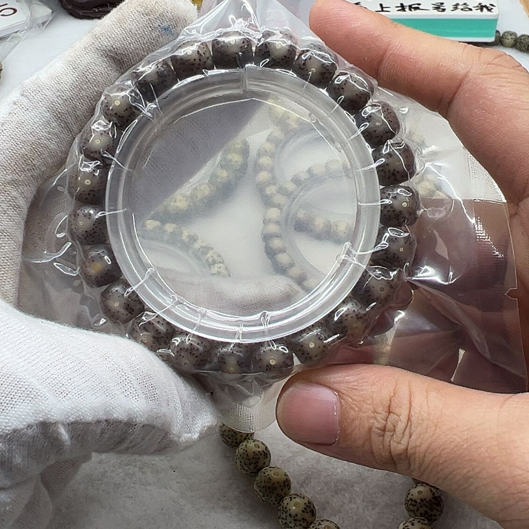 手串星月菩提10×9灰黑糯冰 通体玉化106