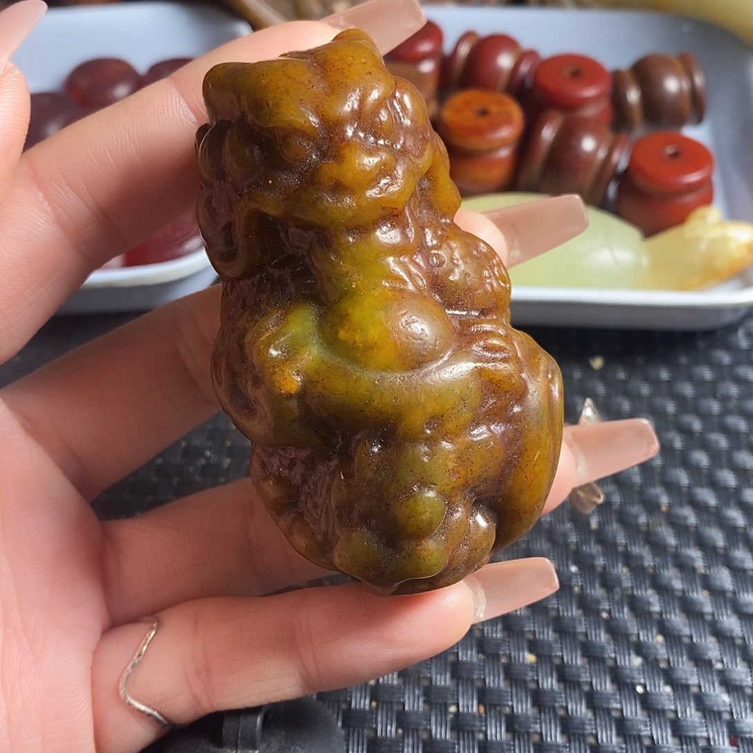 岫玉未镶嵌珠宝奇石