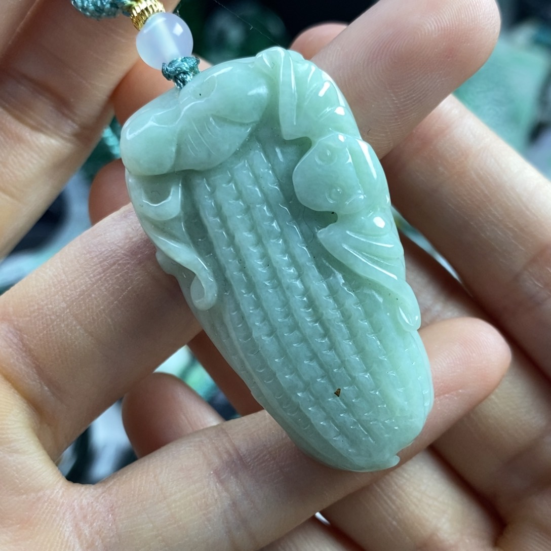 翡翠颈饰未镶嵌吊坠