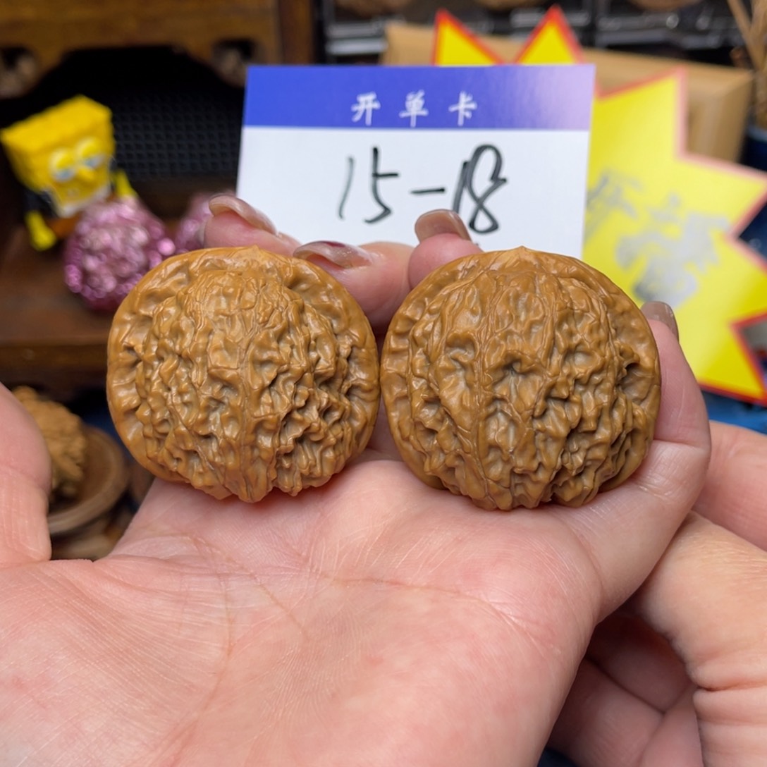 桃核把件金麒麟42修。 李