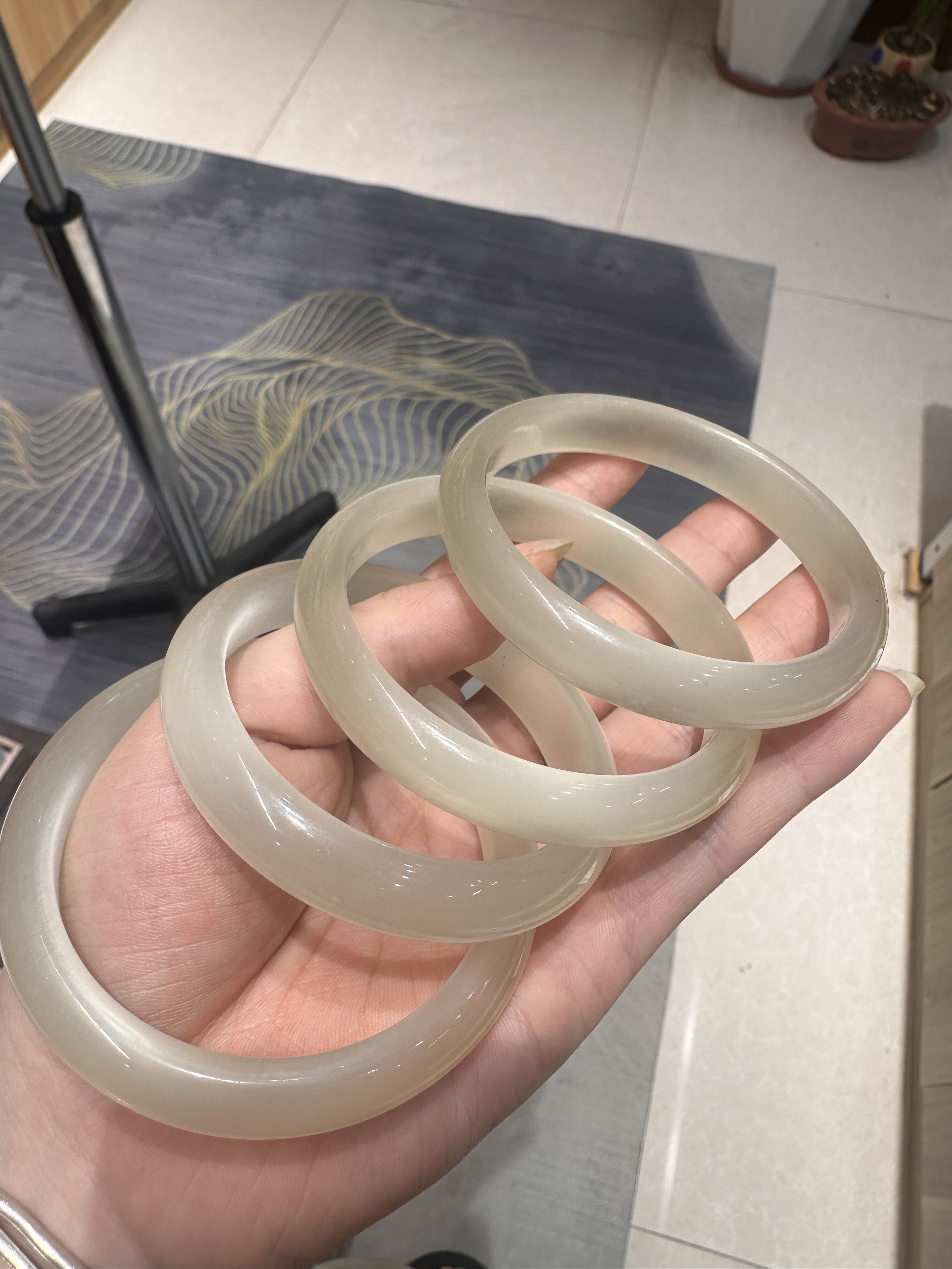 香槟金正宽手镯多样性发一