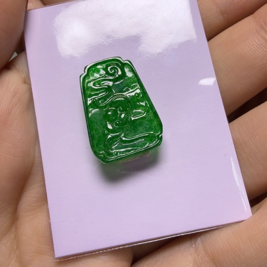 盛***开翡翠未镶嵌颈饰吊坠