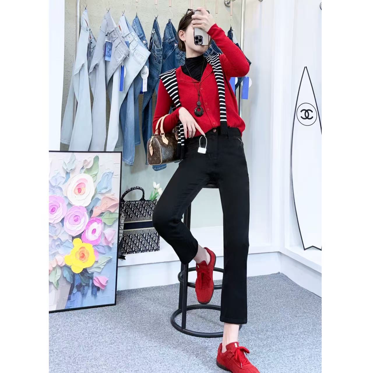 深圳南油高品质‘’暮冬之境·薄绒‘’秋冬款中高腰八九分直筒牛仔裤