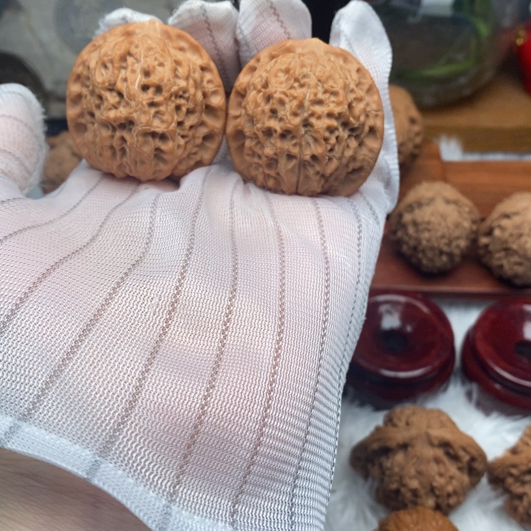 文玩核桃吊坠39尺寸血麒麟