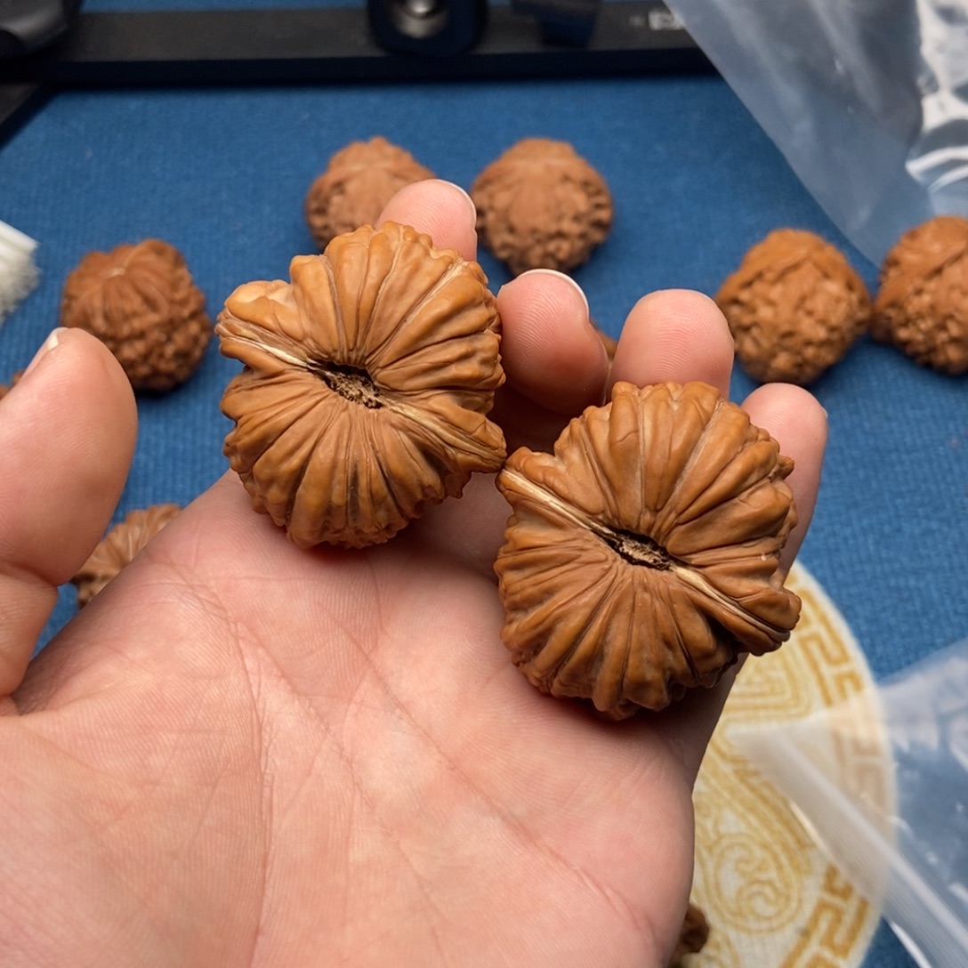 欲***酒吊坠文玩核桃楼王