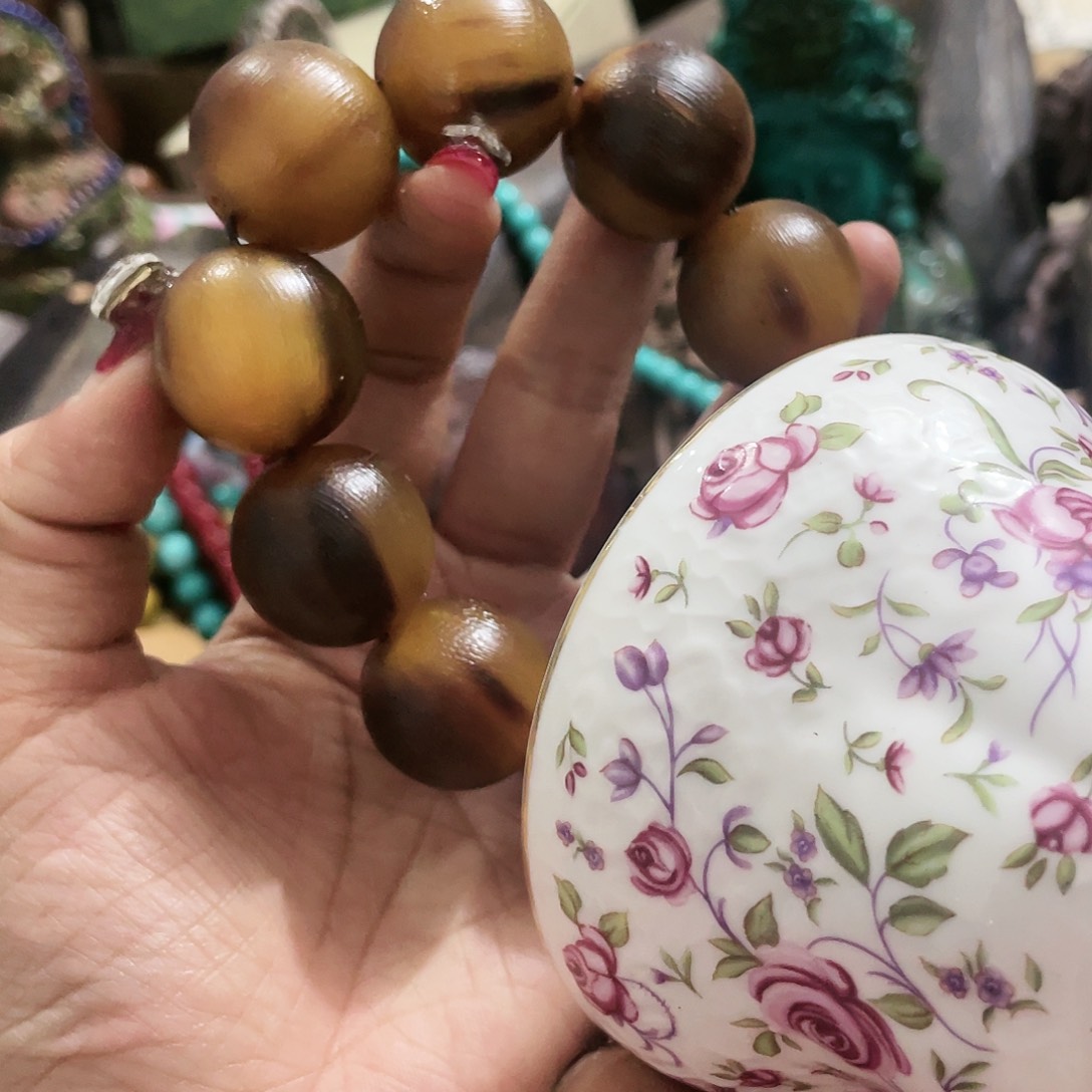 Jack摸摸呃呃呃呃呃感觉津津乐道