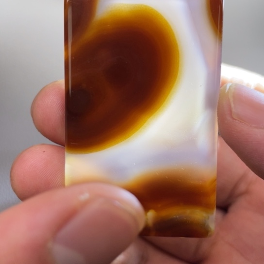 玛瑙/玉髓颈饰未镶嵌与**友