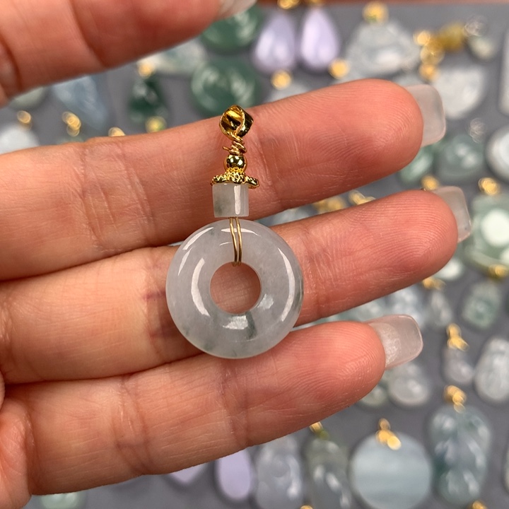 翡翠颈饰未镶嵌甜甜圈