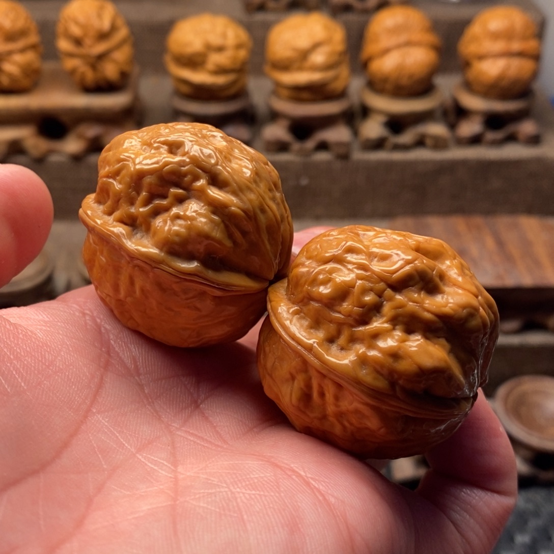 @***呀把件文玩核桃铁核桃