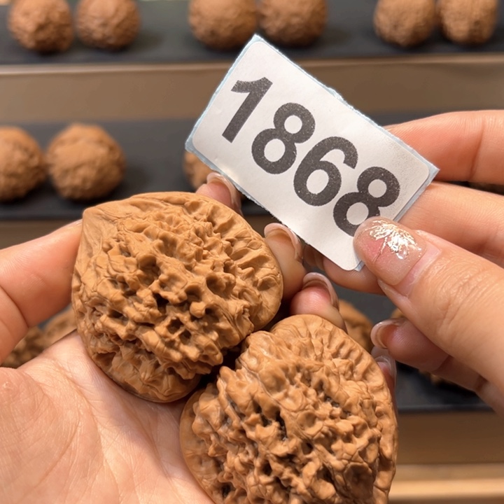 桃核吊坠文玩核桃麒麟纹官帽