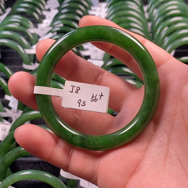 和田玉（碧玉）手镯未镶嵌56+