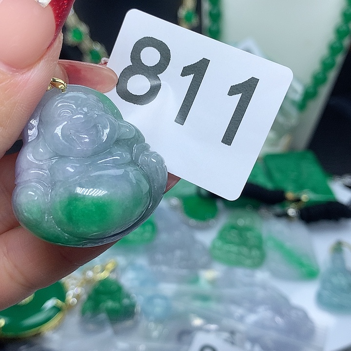 翡翠吊坠(赠链)未镶嵌