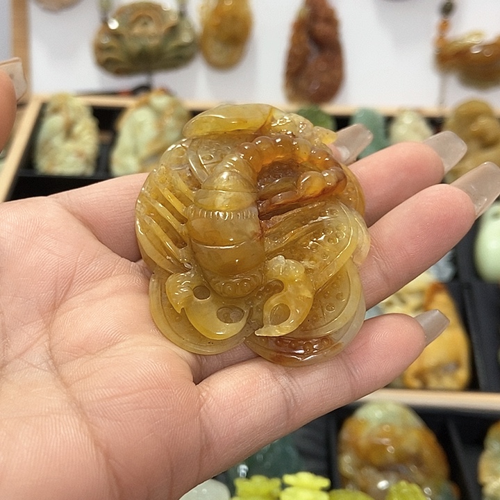 蛇纹石玉挂件未镶嵌