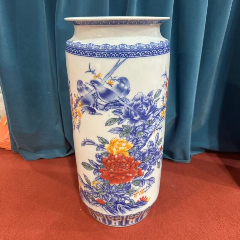 釉下粉彩牡丹花鸟箭筒