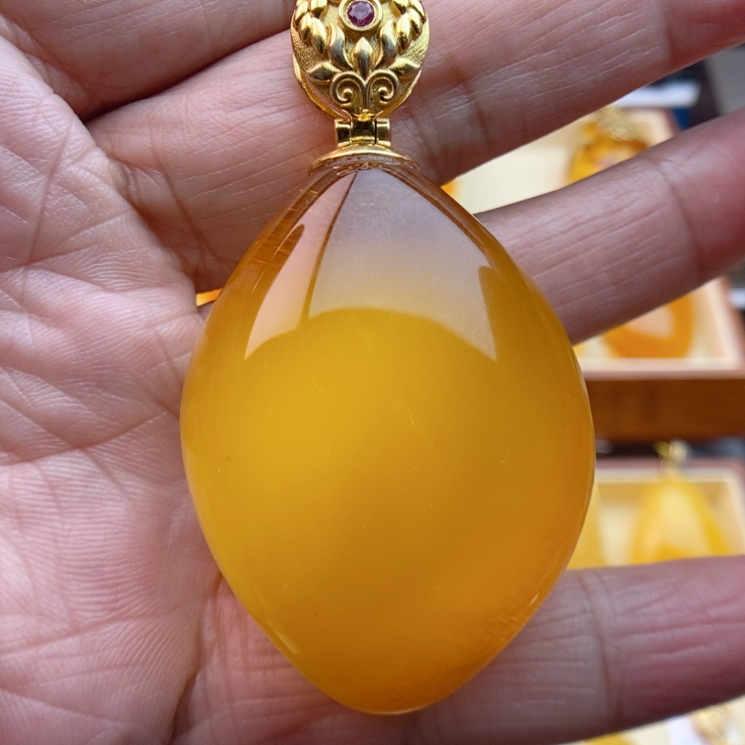 琥珀颈饰银S925镀金镶嵌