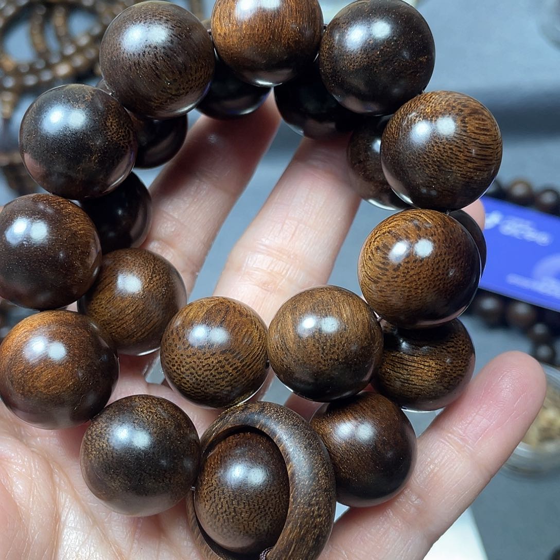 沉香手串富森红土瘤疤1.8