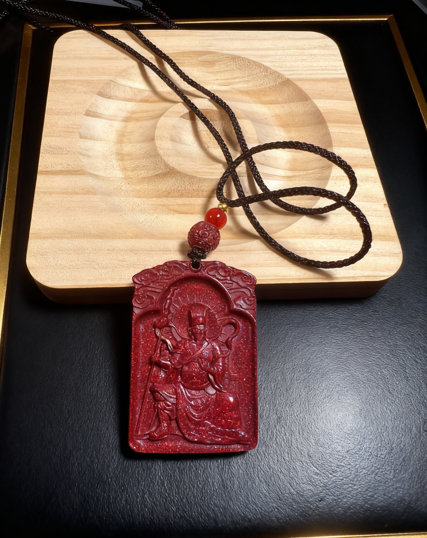 含辰砂工艺品含辰砂工艺品高含量朱砂文哲大将军吊坠朱砂手串