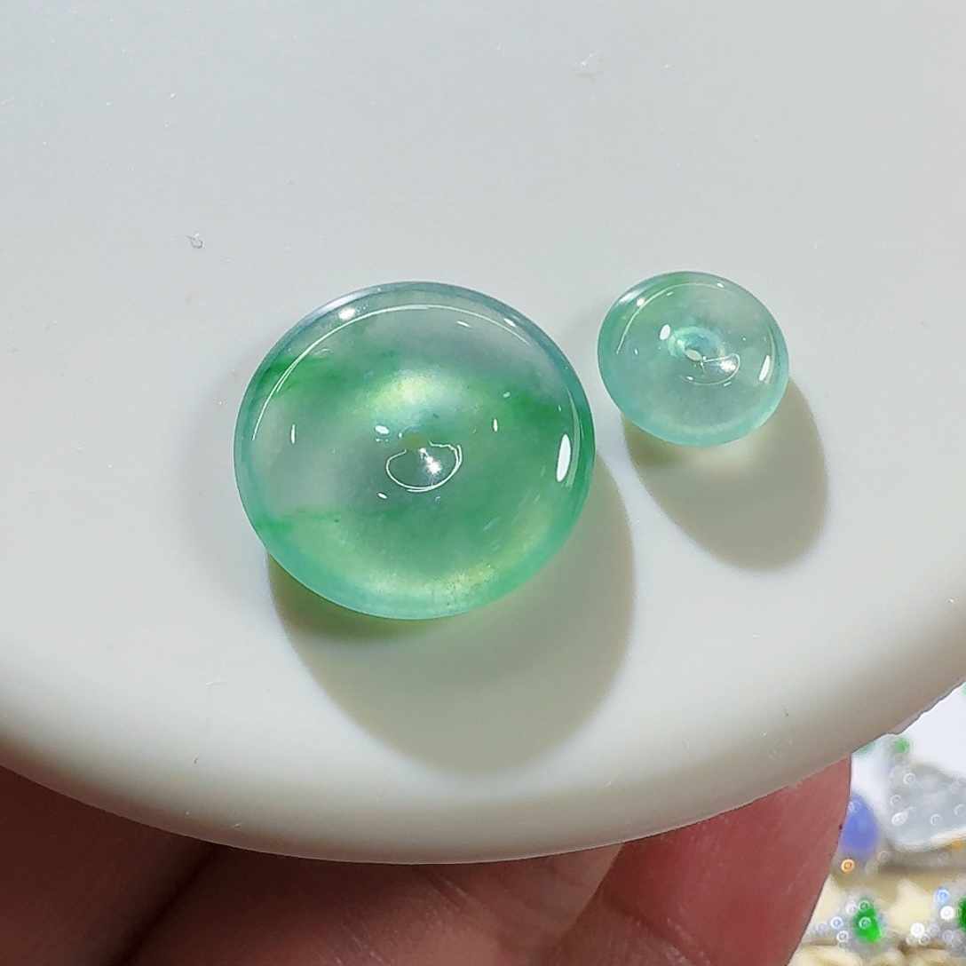 翡翠颈饰未镶嵌裸石