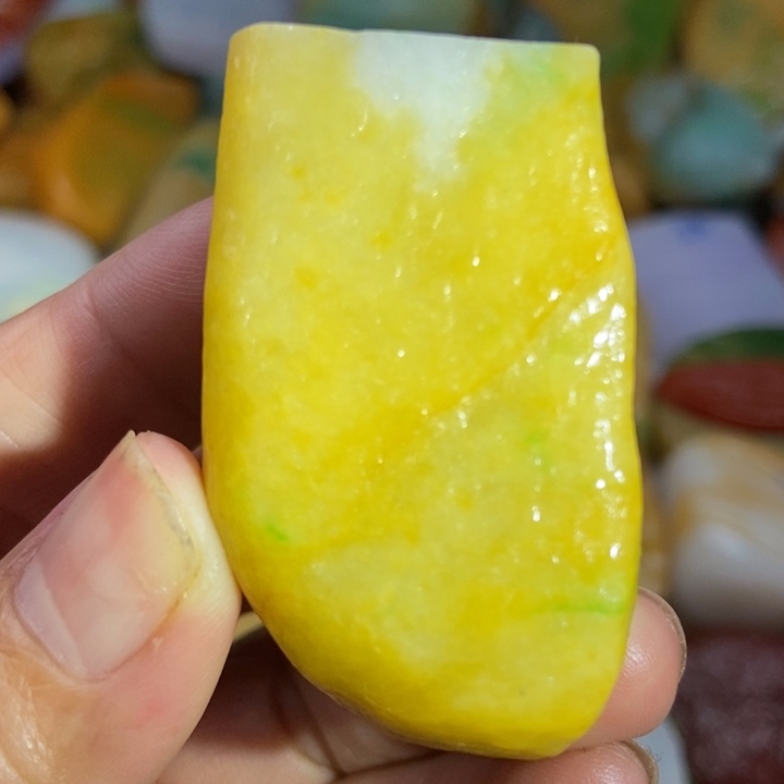 翡翠未镶嵌颈饰缅甸