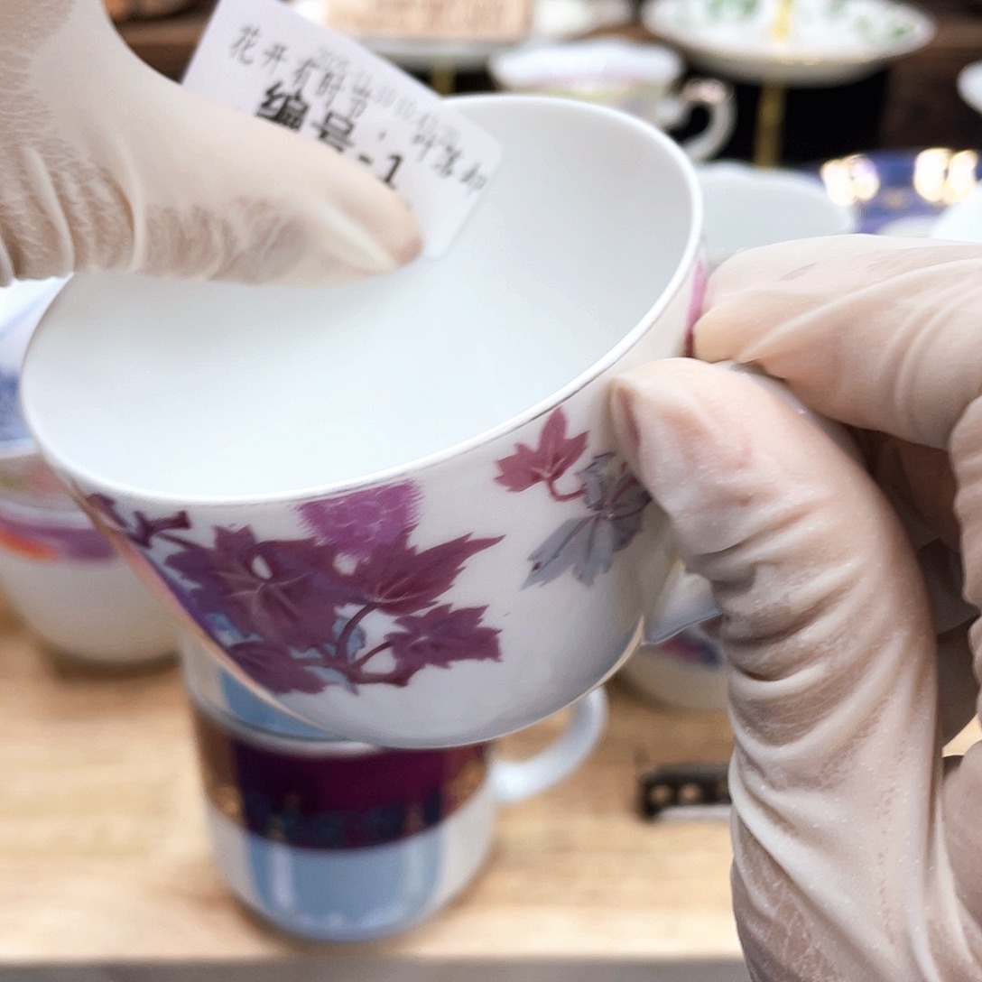 花***声鹿屋家的美丽咖啡杯