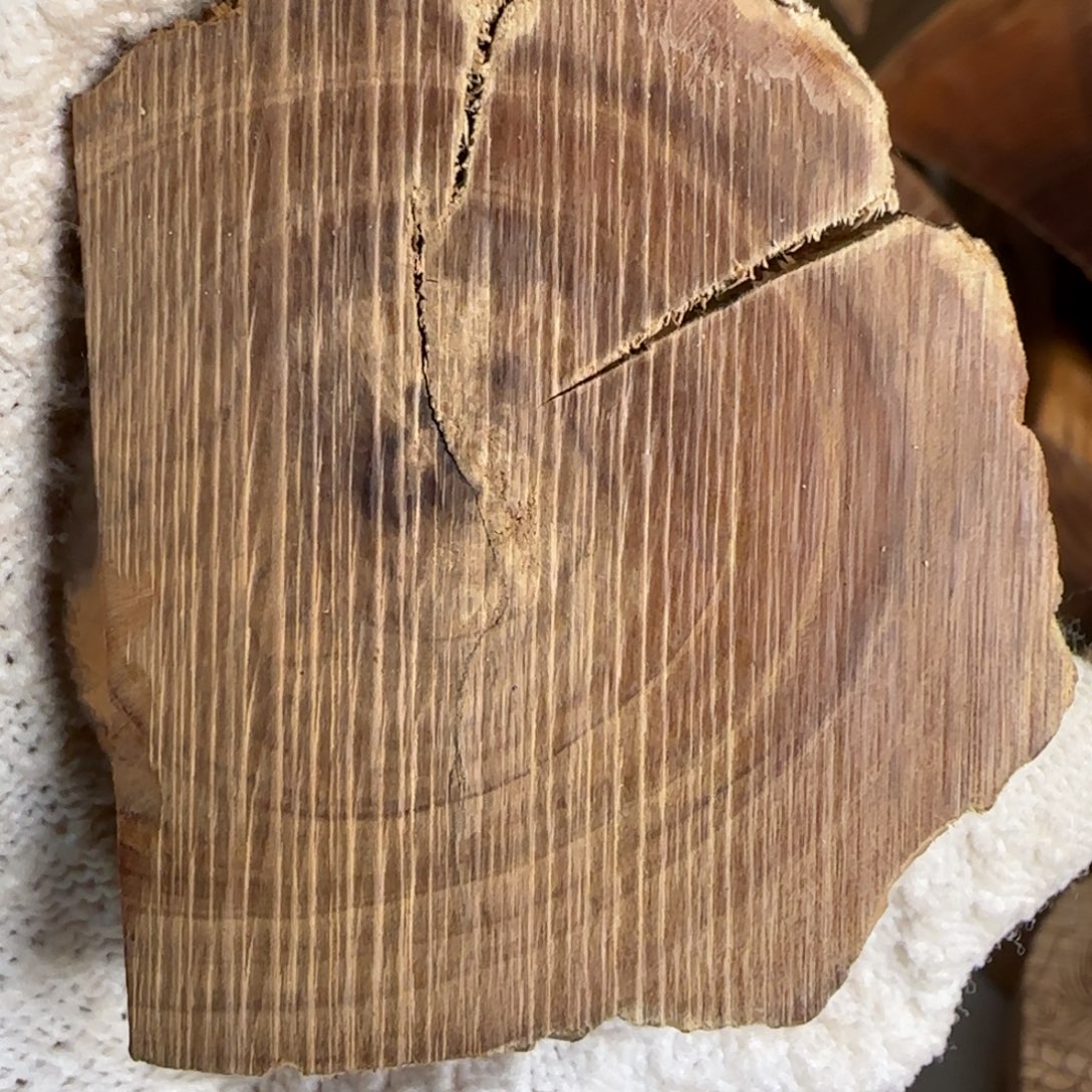 树****无事牌檀香木原料169克