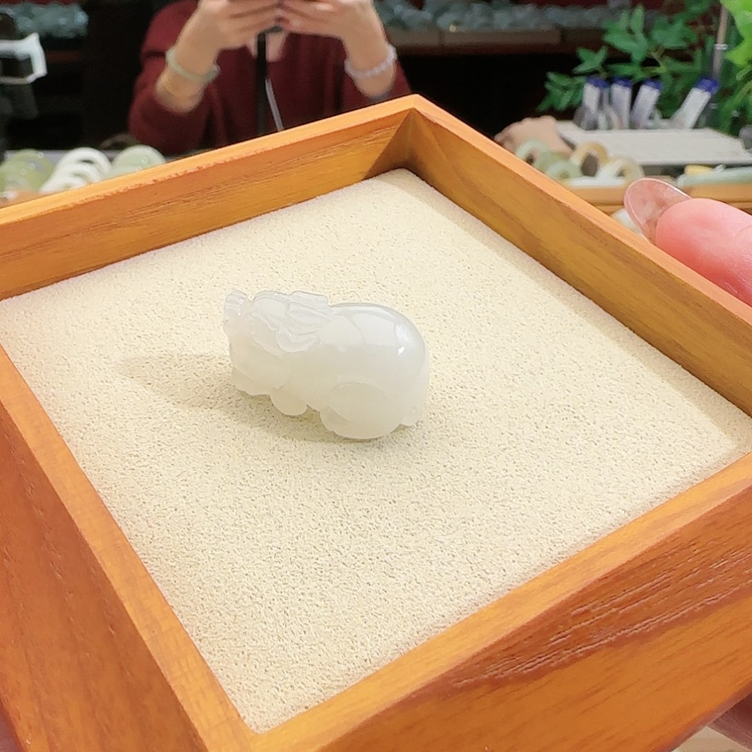 和田玉颈饰未镶嵌十***宝