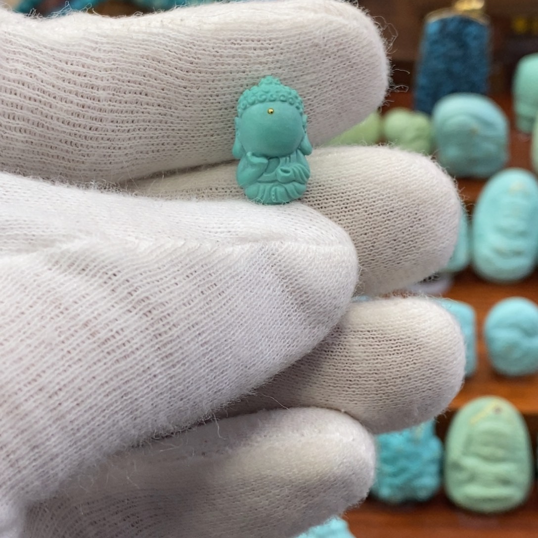 绿松石未镶嵌珠宝奇石