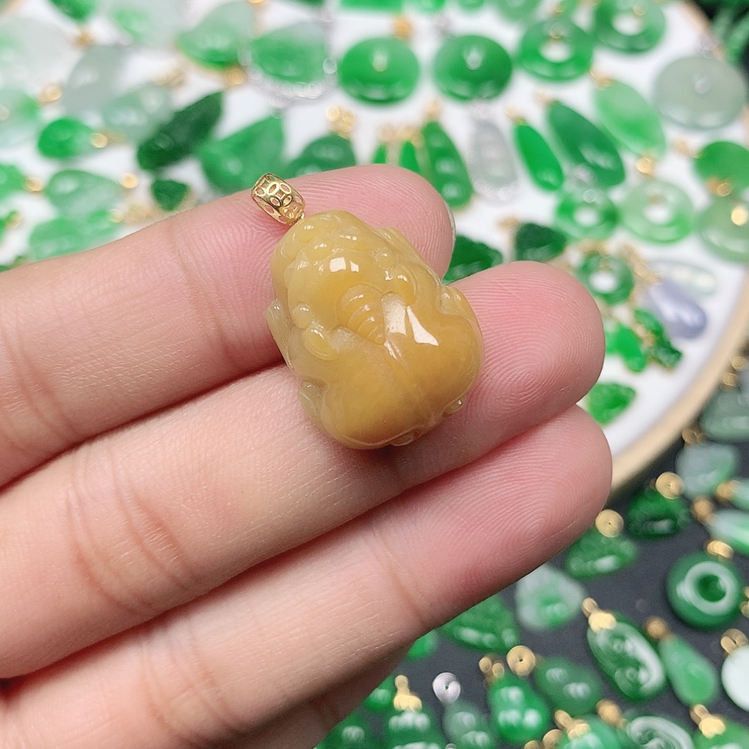 阿***铭翡翠18K金镶嵌颈饰黄翡饱满貔貅