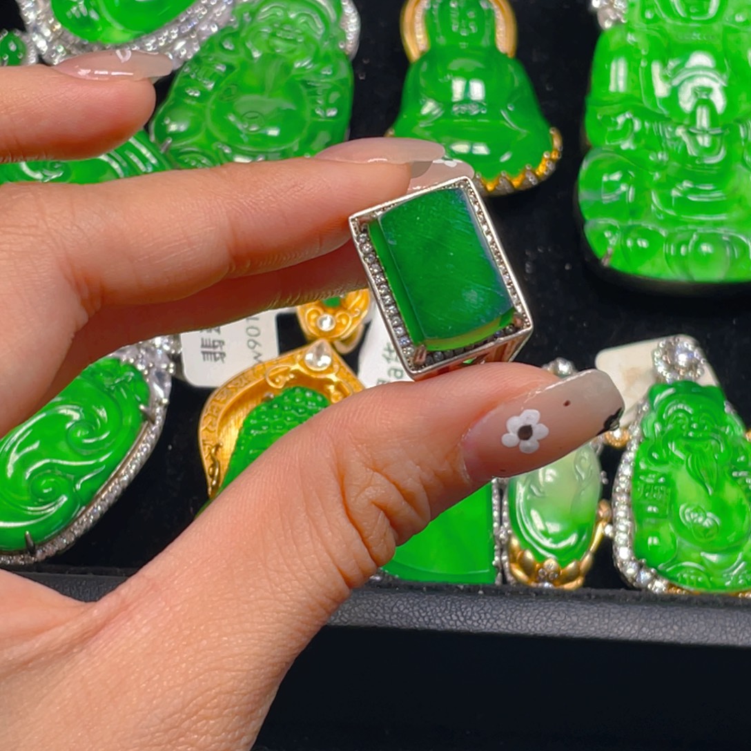 翡翠未镶嵌吊坠(不含链)