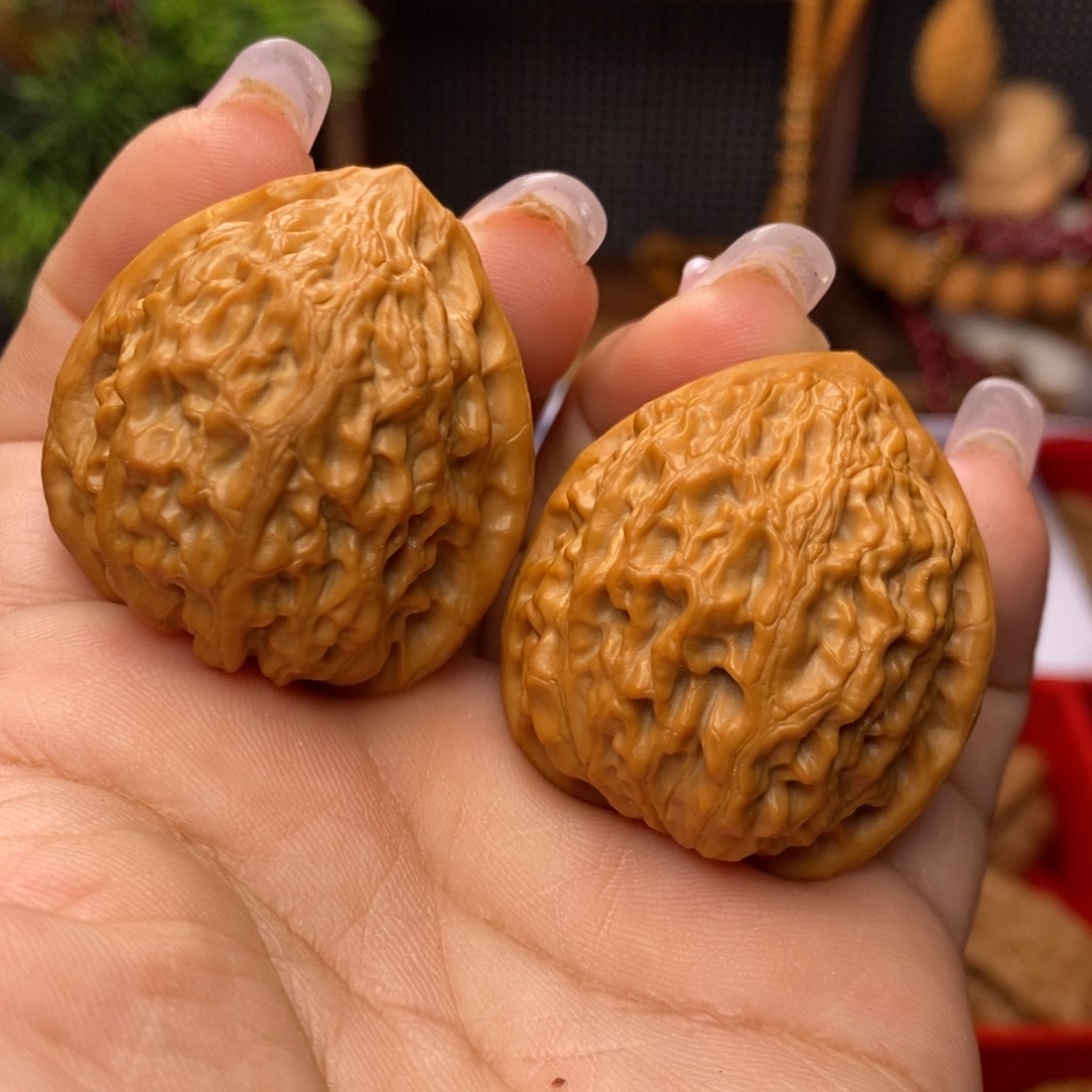 文玩核桃吊坠金牛。边。35