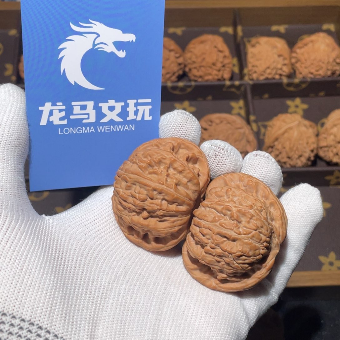 全***桃核吊坠闷白 编号33