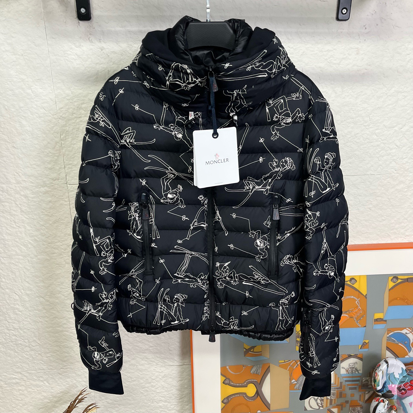 未使用 MONCLER 滑雪系列黑白印花羽绒服/2码/2511228