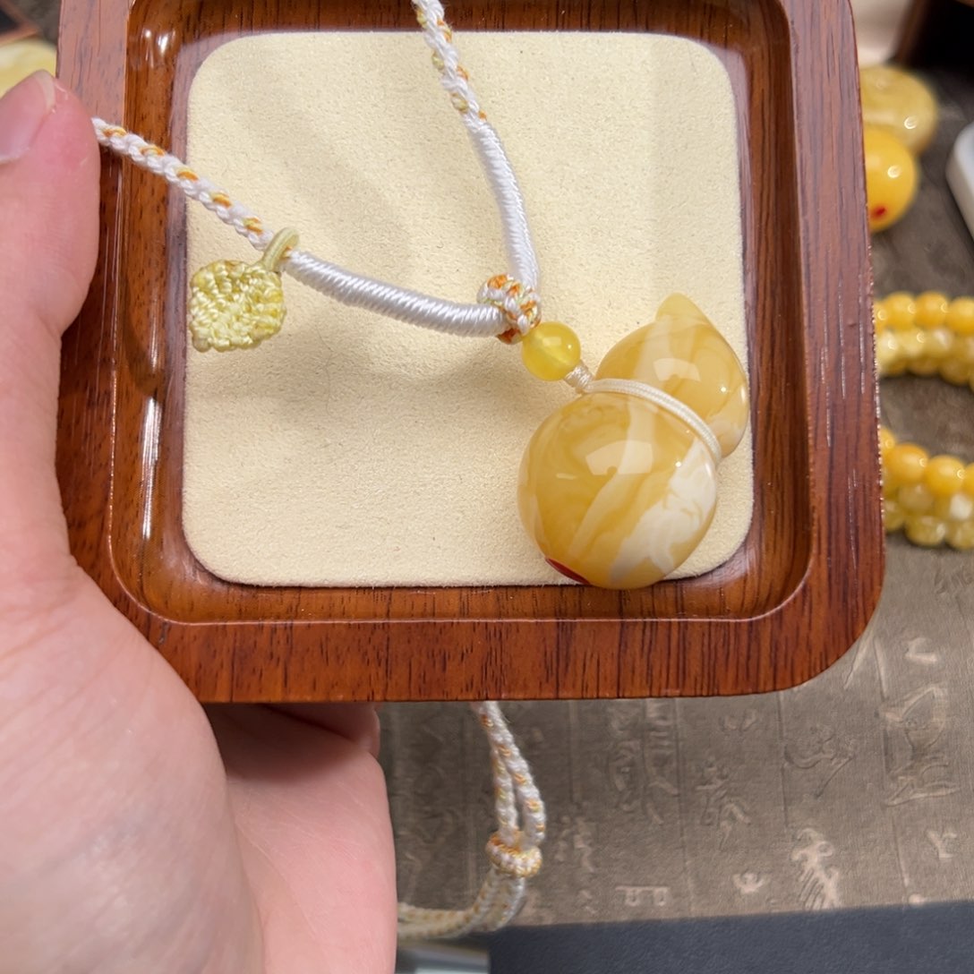 琥珀珠宝奇石未镶嵌琥珀珠宝奇石未镶嵌16