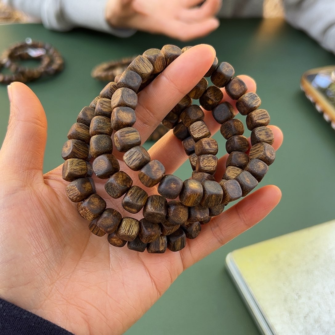 沉香手串乌身8克卡0.8多样性发一条