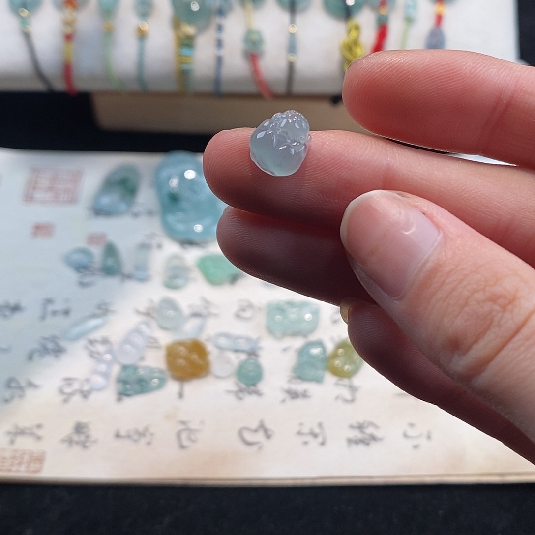 翡翠颈饰未镶嵌天然翡翠
