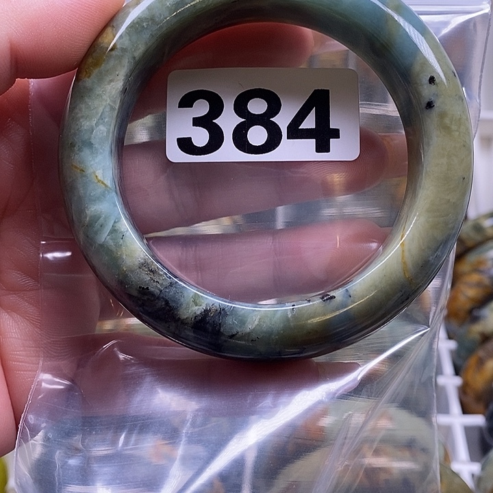 青***莹蛇纹石玉未镶嵌手镯