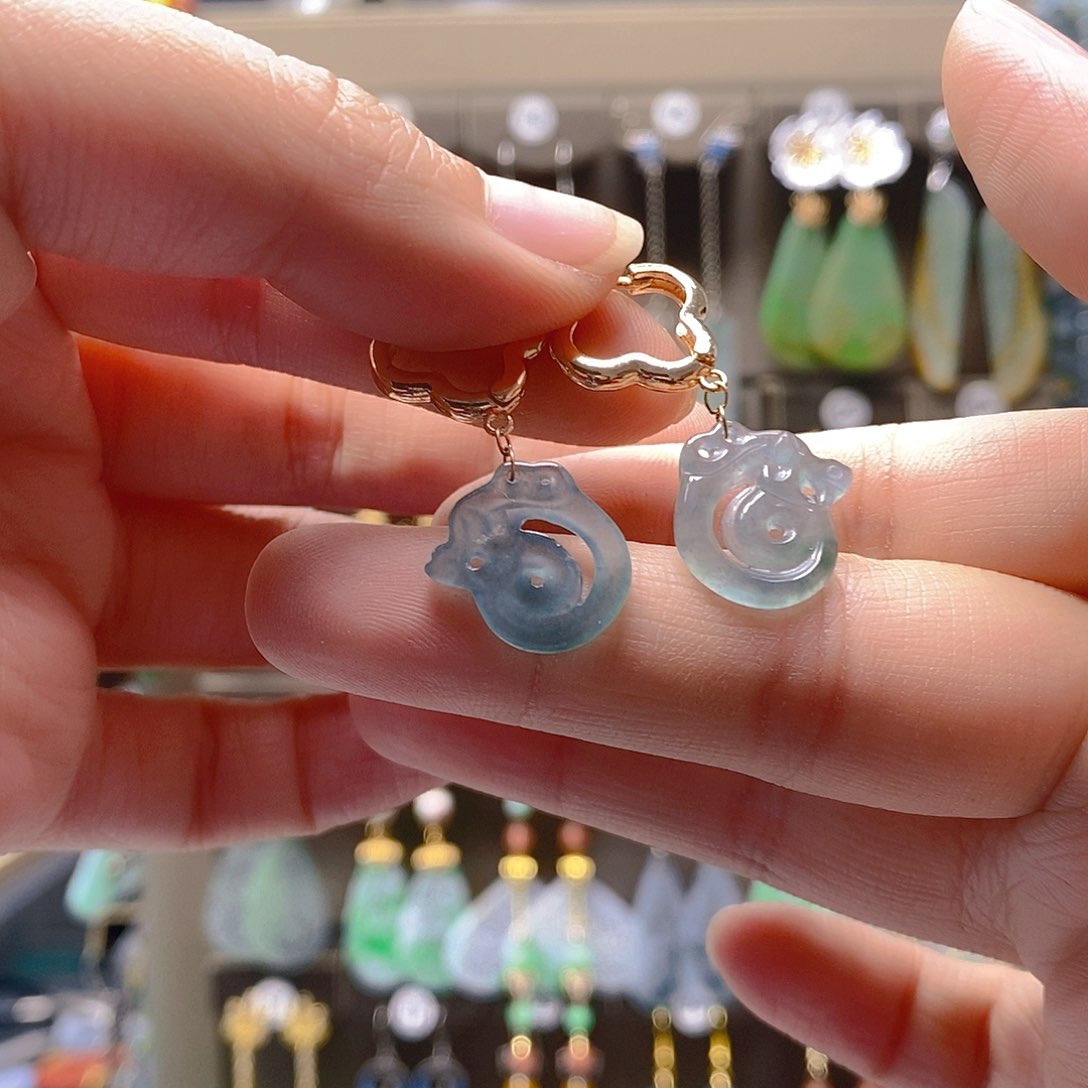 未镶嵌翡翠耳饰翡翠