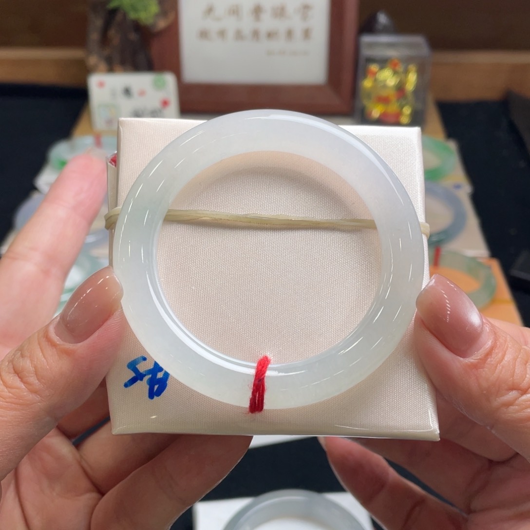 翡翠手镯未镶嵌翡翠52.5圆条