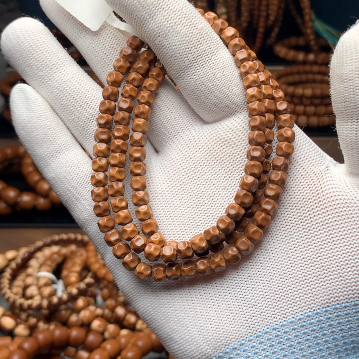 非金属木质紫金鼠6×5鼠尖在看无相脖挂黄金甲收藏